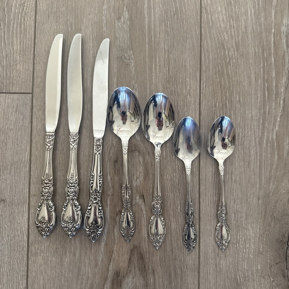 Lot of 7 Oneida Community LOUISIANA Stainless Glossy Spoons & Knives Flatware